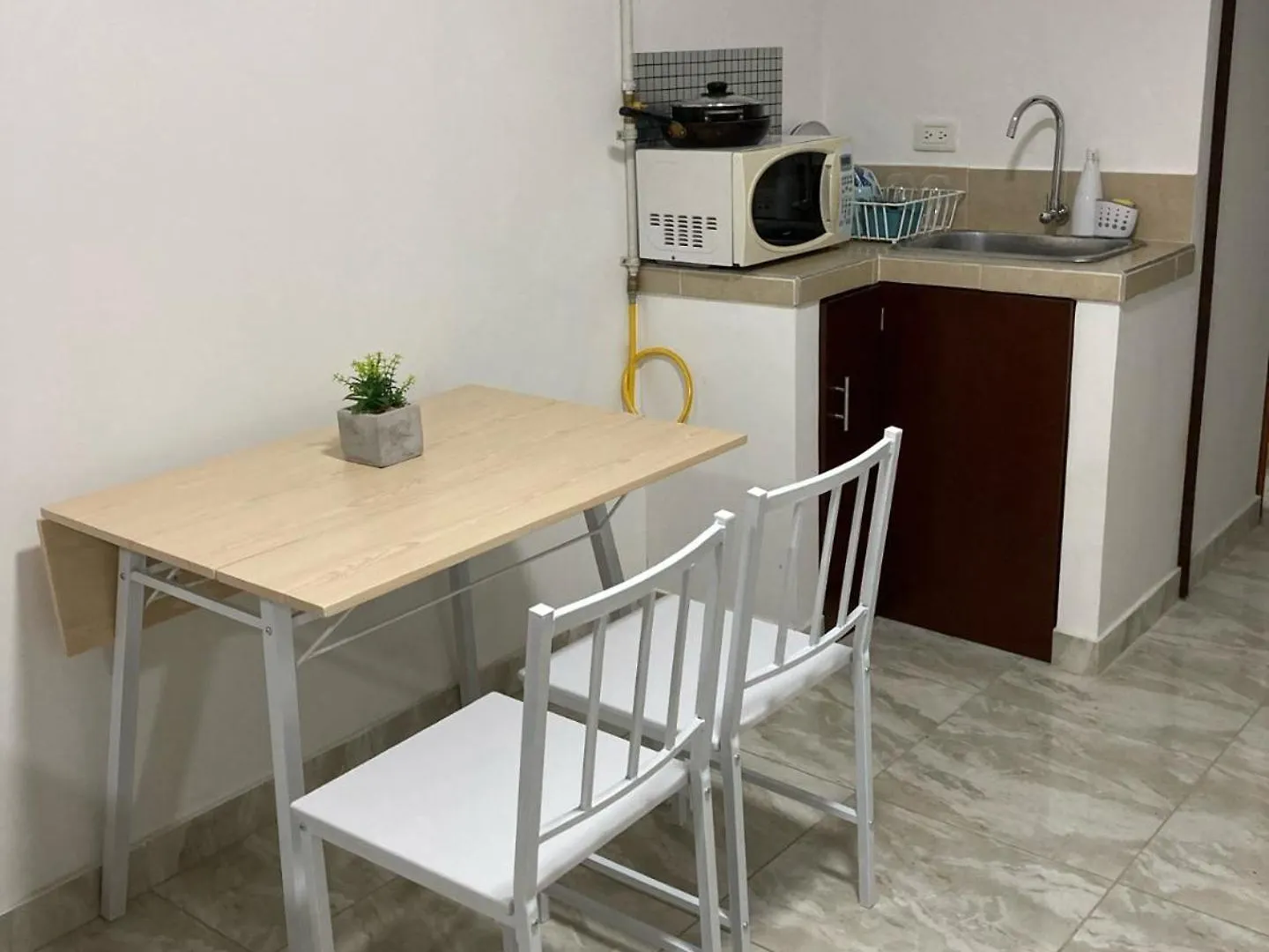 Manna House - Apto Entero - Excelente Ubicacion, Parking Cali Lägenhet